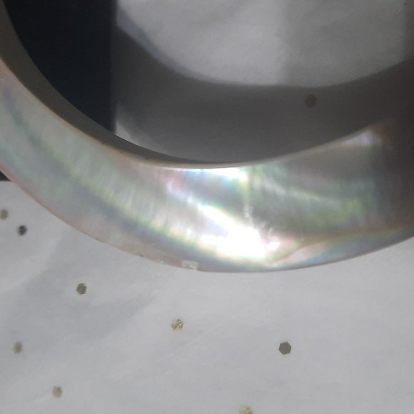 Mother of Pearl Bangle - Picture 4 of 9